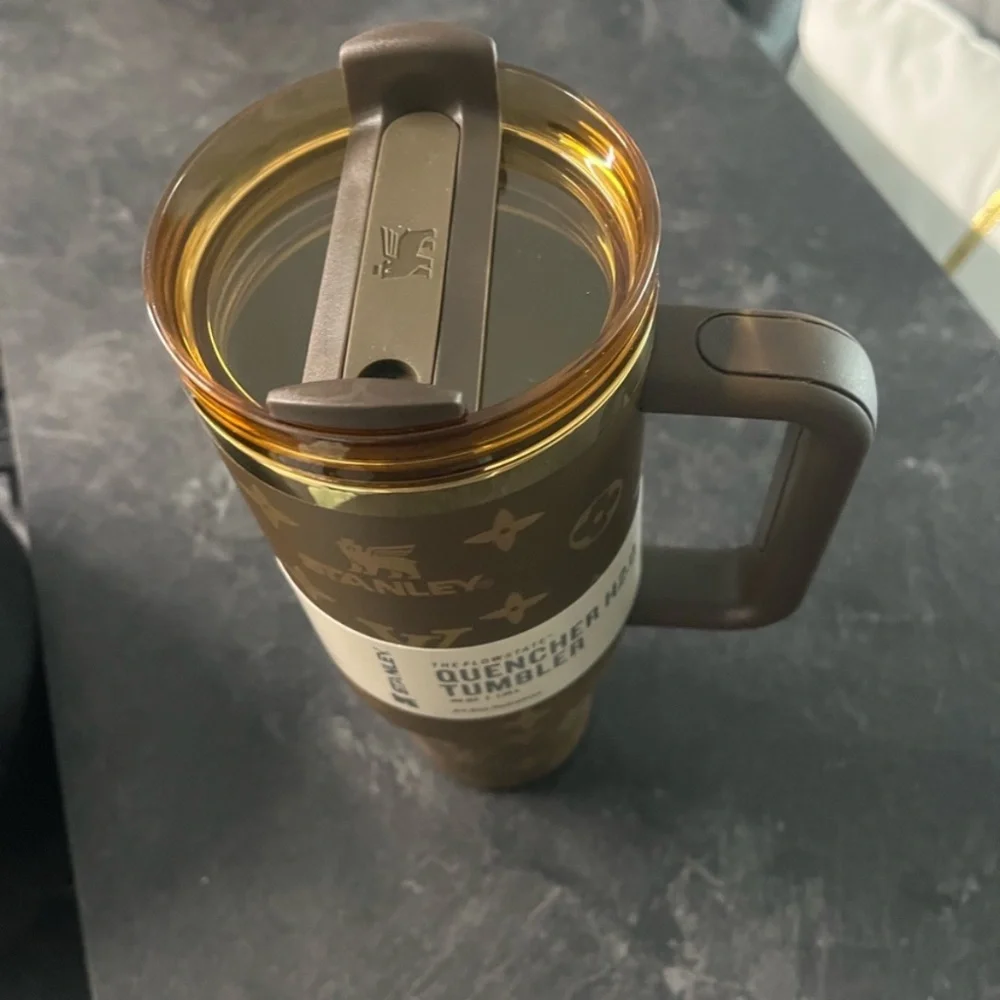 Stanley Chocolate Brown Gold Luxury 40 OZ Tumbler Cup - Picture 4 of 5